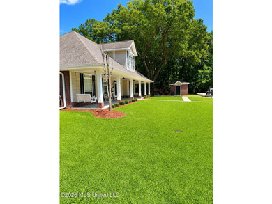 Beautiful Southern Home. Situated on 2 lots with exceptional - photo 2