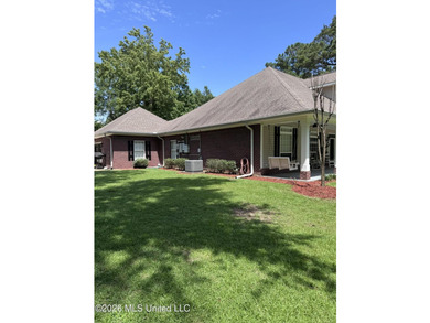 Beautiful Southern Home. Situated on 2 lots with exceptional - photo 3