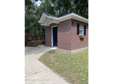 Beautiful Southern Home. Situated on 2 lots with exceptional - photo 4