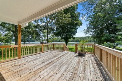 Very well-built and meticulously maintained, this 3-bedroom - photo 35