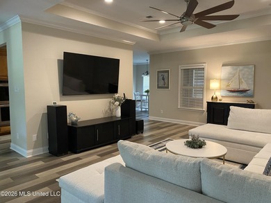 Beautiful Southern Home. Situated on 2 lots with exceptional - photo 8
