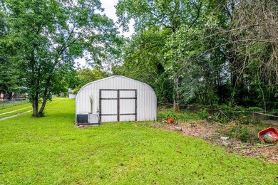 Very well-built and meticulously maintained, this 3-bedroom - photo 43