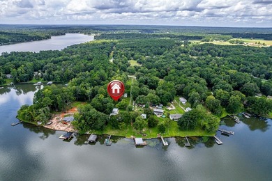 Very well-built and meticulously maintained, this 3-bedroom - photo 45