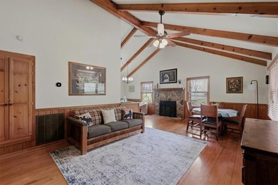 Move right in and start living your mountain dream in this - photo 3