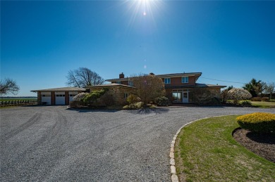 (private lake, pond, coastal) Home For Sale in Bay Shore New York