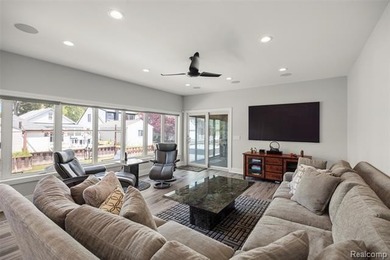 Custom-built waterfront luxury offering approximately 3,504 - photo 18