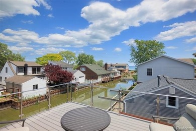Custom-built waterfront luxury offering approximately 3,504 - photo 36