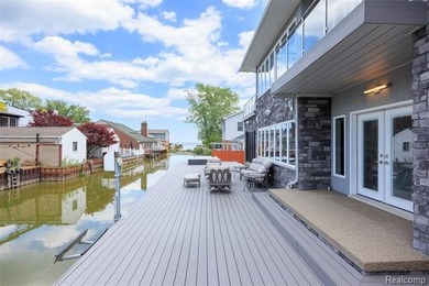 Custom-built waterfront luxury offering approximately 3,504 - photo 44