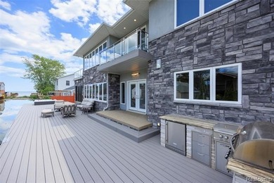 Custom-built waterfront luxury offering approximately 3,504 - photo 45