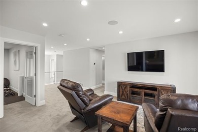 Custom-built waterfront luxury offering approximately 3,504 - photo 50