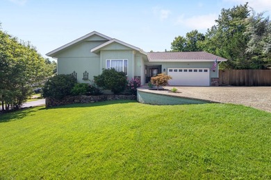 Well maintained home with limited view of Kingswood golf course - photo 1