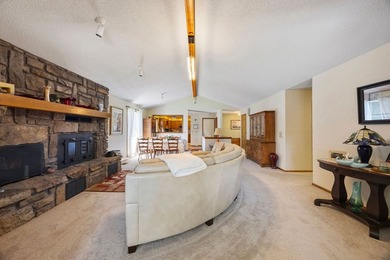 Well maintained home with limited view of Kingswood golf course - photo 6