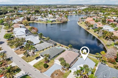 (private lake, pond, coastal) Home For Sale in Jensen Beach Florida