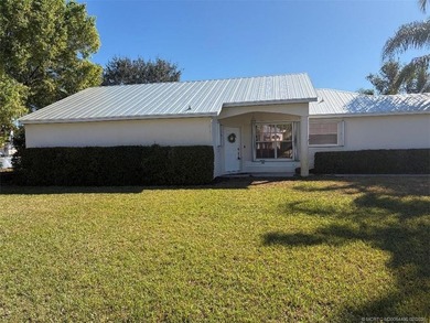 Immaculate and well maintained home in the heart of Palm City - photo 2