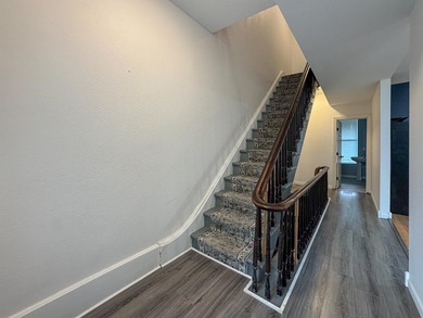 Looking to invest in a property with timeless character and - photo 8