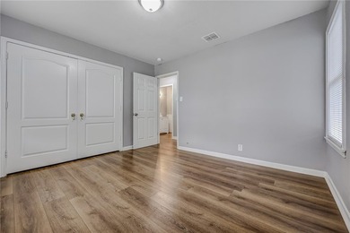 Move-in ready and impeccably maintained, this charming Lindale - photo 11