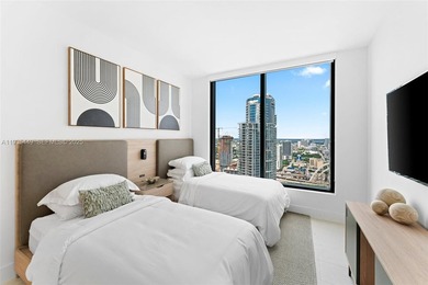 NATIIVO MIAMI RESIDENCE 4415. 3 BEDROOMS/3 BATHROOMS - LOCKOUT