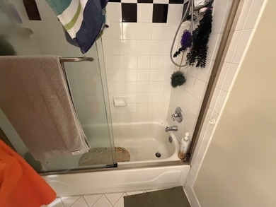 Welcome to this charming all ages, pet friendly, 3-bedroom - photo 11