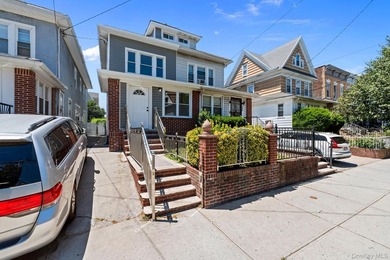 Welcome to this beautifully appointed single-family townhouse - photo 13