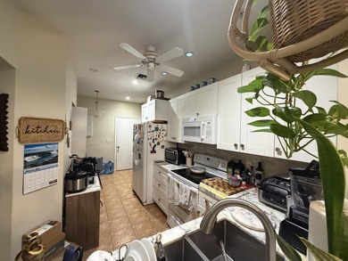 Welcome to this charming all ages, pet friendly, 3-bedroom - photo 13