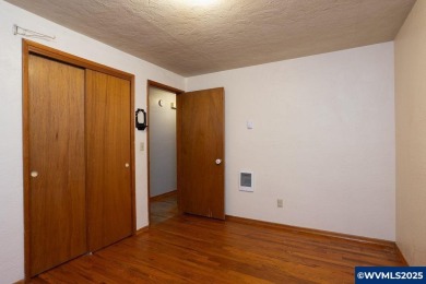 This spacious home nestled in a quiet culdesac, in a highly