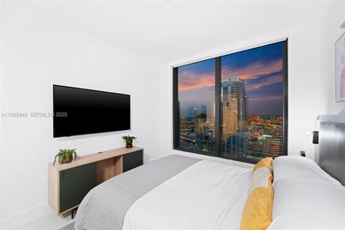 NATIIVO MIAMI RESIDENCE 4415. 3 BEDROOMS/3 BATHROOMS - LOCKOUT