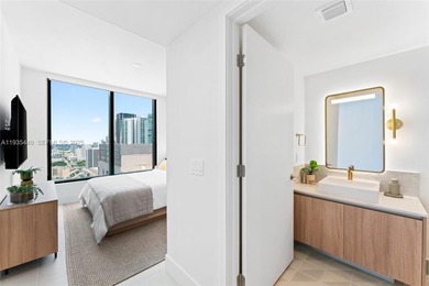 NATIIVO MIAMI RESIDENCE 4415. 3 BEDROOMS/3 BATHROOMS - LOCKOUT