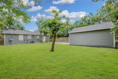 Move-in ready and impeccably maintained, this charming Lindale - photo 19