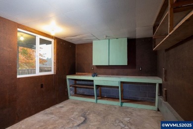 This spacious home nestled in a quiet culdesac, in a highly