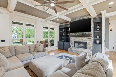 Welcome to luxury living in the highly sought-after Waterways - photo 8