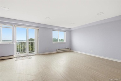 Duplex Penthouse Condo with Outdoor Space and Deeded Parking in - photo 12