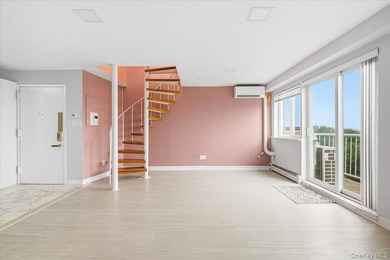Duplex Penthouse Condo with Outdoor Space and Deeded Parking in - photo 13