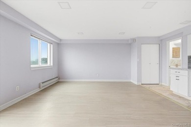 Duplex Penthouse Condo with Outdoor Space and Deeded Parking in - photo 16