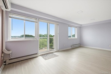 Duplex Penthouse Condo with Outdoor Space and Deeded Parking in - photo 17