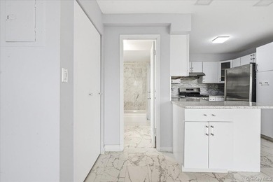 Duplex Penthouse Condo with Outdoor Space and Deeded Parking in - photo 20