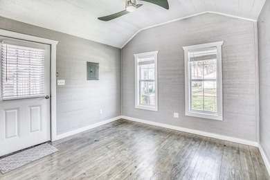 Discover this adorable and meticulously maintained 2-bedroom - photo 20