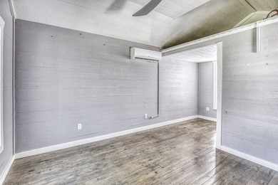 Discover this adorable and meticulously maintained 2-bedroom - photo 21
