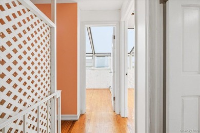 Duplex Penthouse Condo with Outdoor Space and Deeded Parking in - photo 23