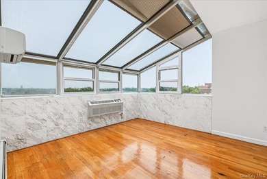 Duplex Penthouse Condo with Outdoor Space and Deeded Parking in - photo 28