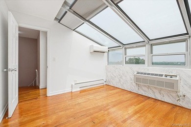 Duplex Penthouse Condo with Outdoor Space and Deeded Parking in - photo 30