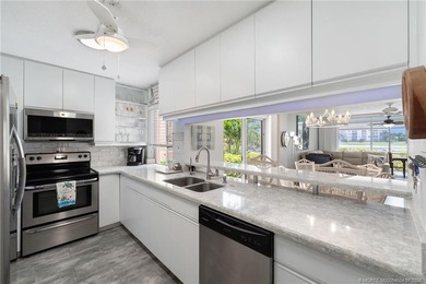 Seldom available, 1st & 2nd floor, TOWNHOUSE Style end-unit - photo 4