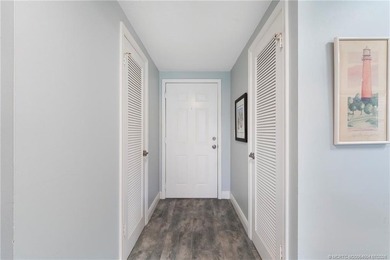 Seldom available, 1st & 2nd floor, TOWNHOUSE Style end-unit - photo 7