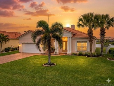Price improvement! This stunning LAKEFRONT 3BR/2BA/2CG + den - photo 2