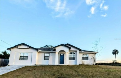 (private lake, pond, creek) Home For Sale in Dunnellon Florida