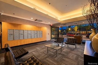 Lowest price in the Fifth for this perfectly appointed, turnkey - photo 2