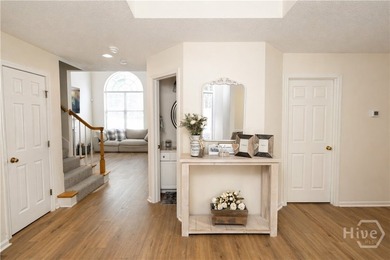 Tucked within a quiet, established enclave in Savannah's - photo 4
