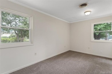 Lake Orion living at its best! This beautifully maintained brick - photo 15