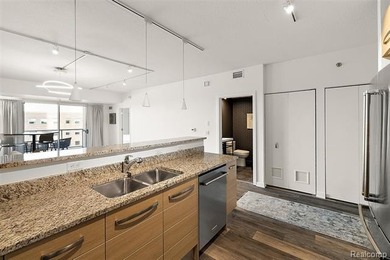 Lowest price in the Fifth for this perfectly appointed, turnkey - photo 6