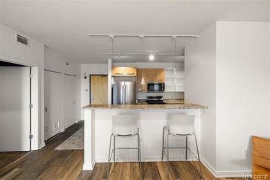 Lowest price in the Fifth for this perfectly appointed, turnkey - photo 7