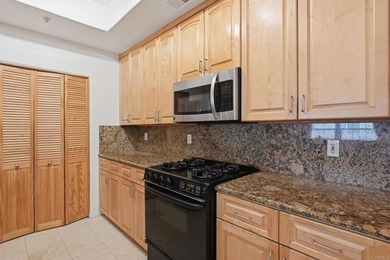 Newer three level Townhome, one block to the fabulous La Costa - photo 18